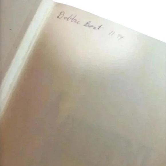 “Accident” Novel by Award Winning Author Danielle Steele-Fictional Novel - Picture 3 of 4